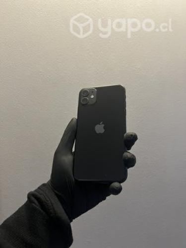 IPhone 11 Negro, seminuevo sin caja