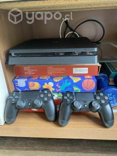 Playstation 4 + 2 controles