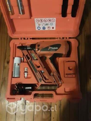 Clavadora a gas comprimido marca PASLODE im90i