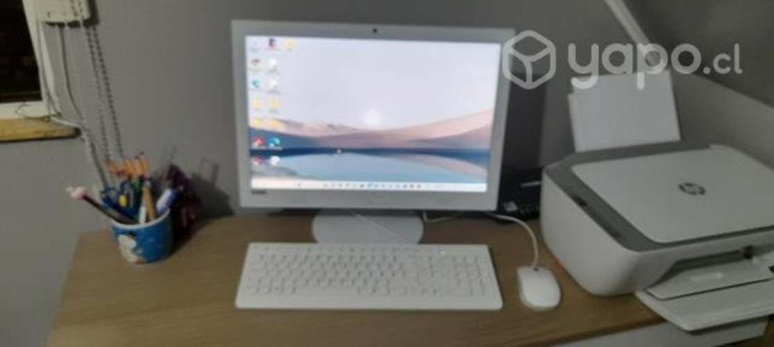 PC All in one + escritorio