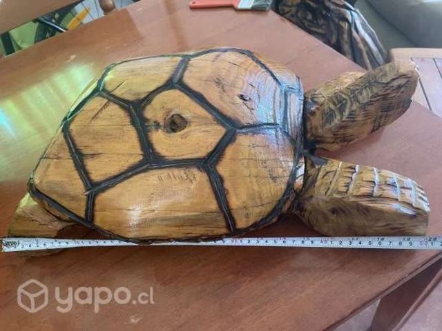 escultura de madera tortuga