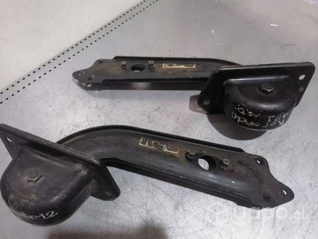 Bandeja trasera RH LH SSANYON KORANTO 2012