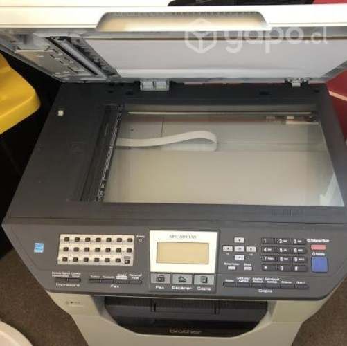 Impresora marca Brother modelo MFC-8890DW
