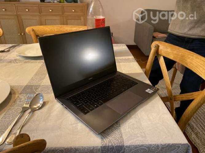 Huawei Matebook D14 core i5 /8 GB /512GB ssd 14fhd