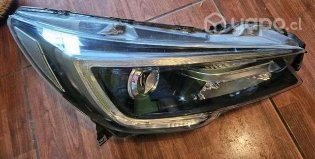 Optico derecho Outback 2017 2020 detalle