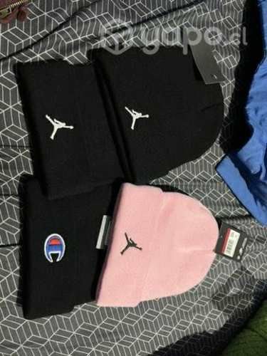 Hermosos gorritos de mujer y hombre