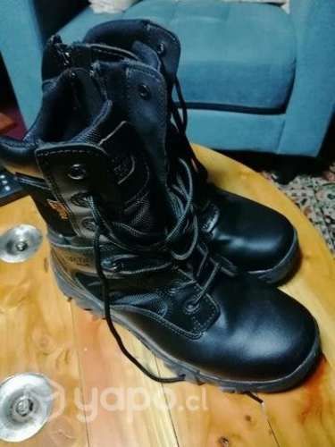 Botas tácticas talla 40 sin uso ni detalle nuevas
