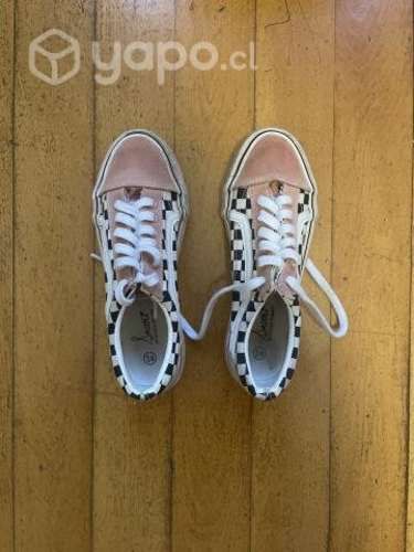 Zapatillas estilo vans