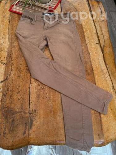 Pantalón mossimo talla 40 pitillo