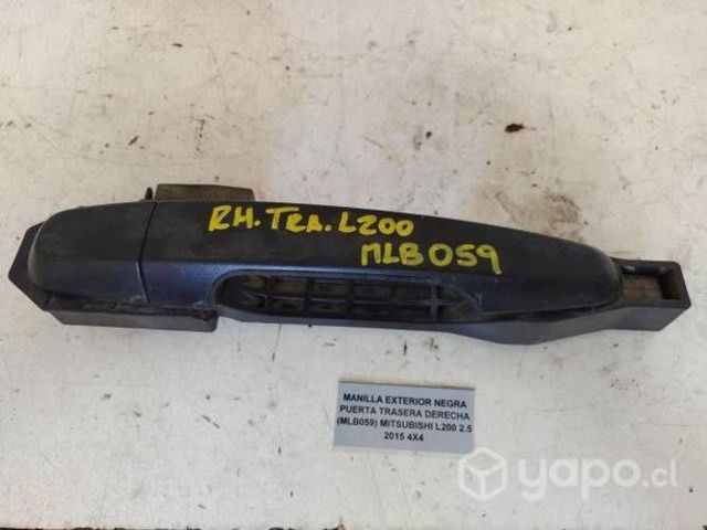 Manilla Ext Negra Pta tra der (MLB059 Mitsub L200