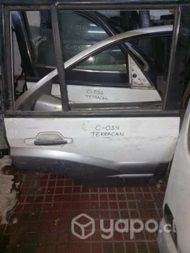 Puerta trasera derecha hyundai terracan 2005