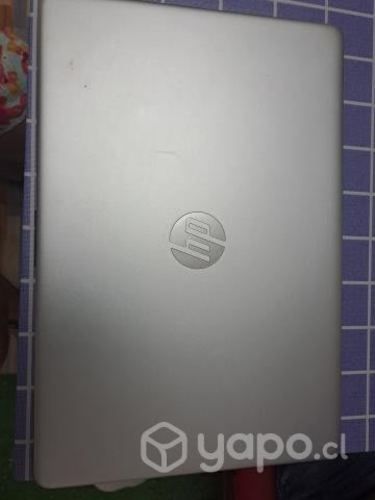 Computador HP R5 casi nuevo