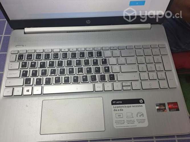 Computador HP R5 casi nuevo