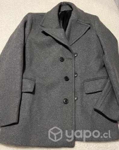 Abrigo marca Mango talla L color gris