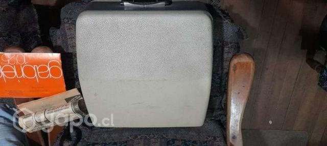 Máquina de escribir ADLER