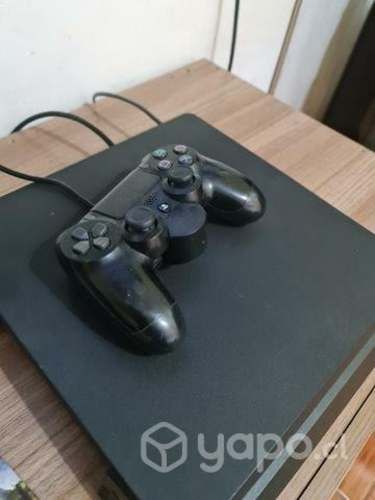Consola ps4 slim