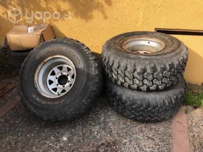 Neumaticos Aurora 33/12,5/R15 LT con llantas