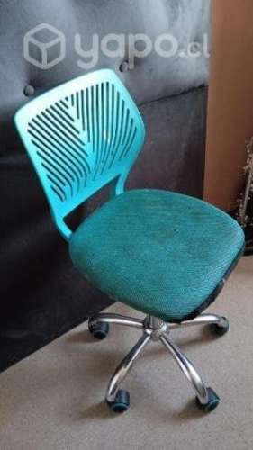 Silla de escritorio con ruedas