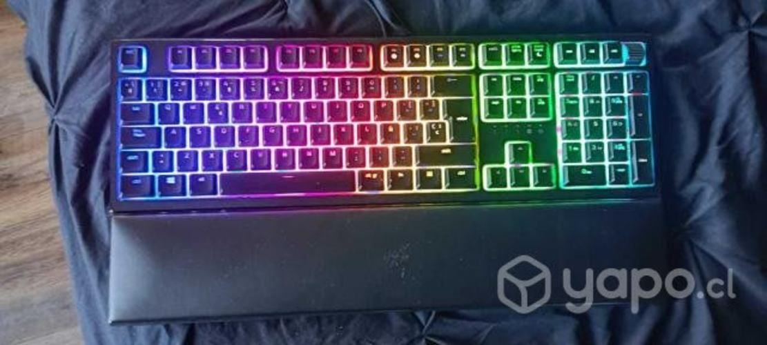 Teclado Gamer Razer Ornata v2 casi nuevo poco uso