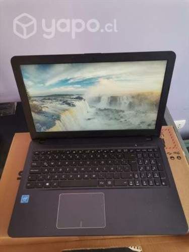 Notebook asus casi nuevo poco uso