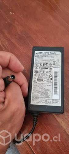 Fuente monitor samsung 14V 3.215a