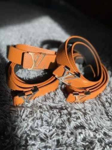Cinturones LV
