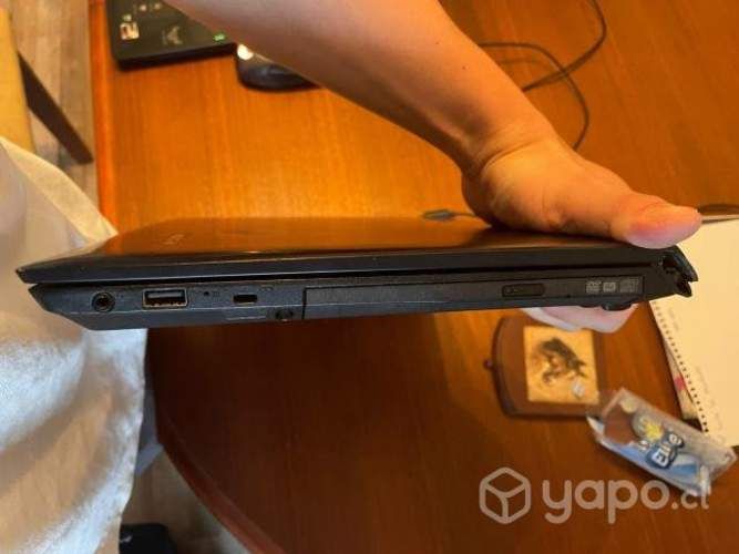 Notebook Lenovo B41-30 1 año de uso