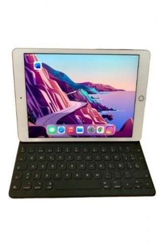 Ipad 8gen 32gb gold + teclado Smart keyboard