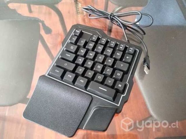 Teclado de Membrana con RGB para una mano