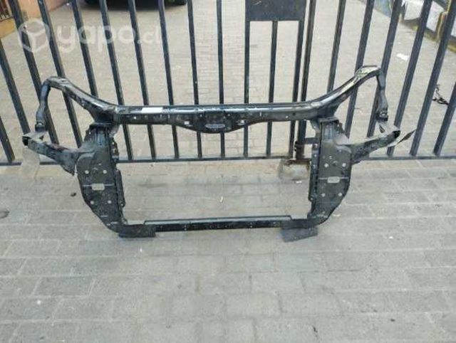 Frontal Kia Carens 2007