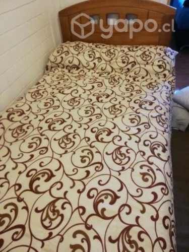 Cama 1plaza y media poco uso con velador