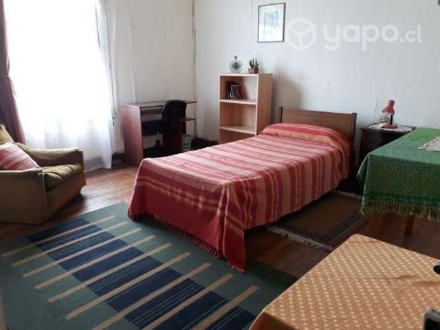 Amplia pieza cerro concepción