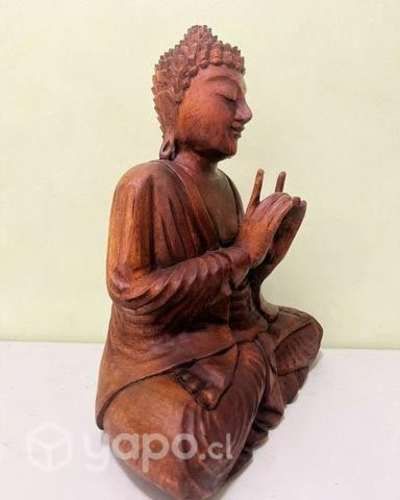 Delicado Buda de madera