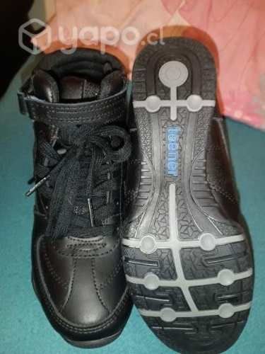 Zapatilla nueva de dama