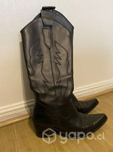 Botas cuero negras marca Bendito Estilo