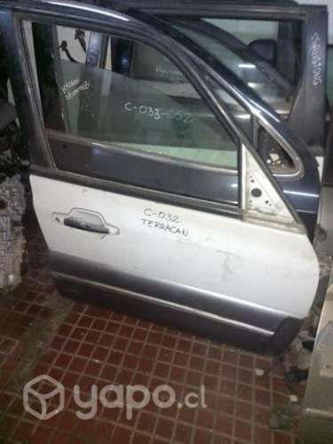 Puerta delantera derecha hyundai terracan 2005