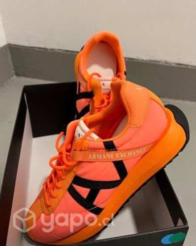 zapatillas marca Armani número 42
