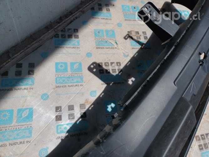 Parachoques delantero MG 550 Con detalle