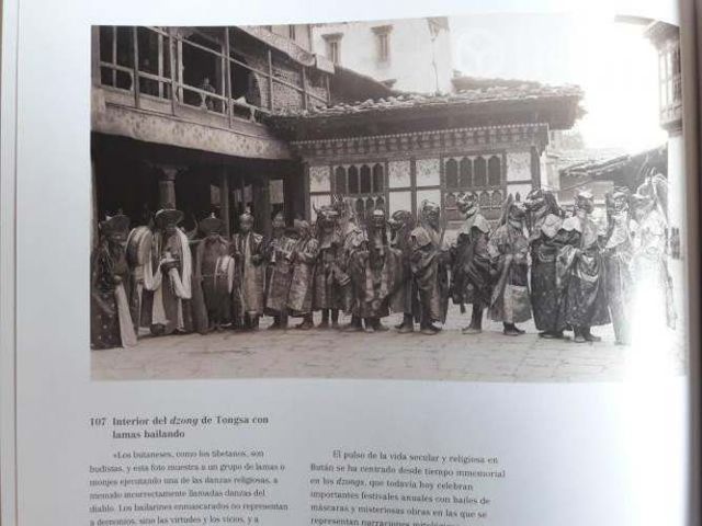 A La Sombra Del Himalaya / Tíbet-Bután-Nepal-Sikki