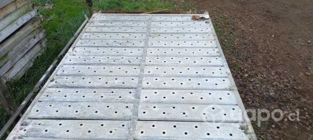 Resistentes plataformas de acero para Obras Civiles: