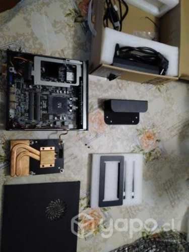 Gabinete PC mini con placa madre, tarjeta wifi