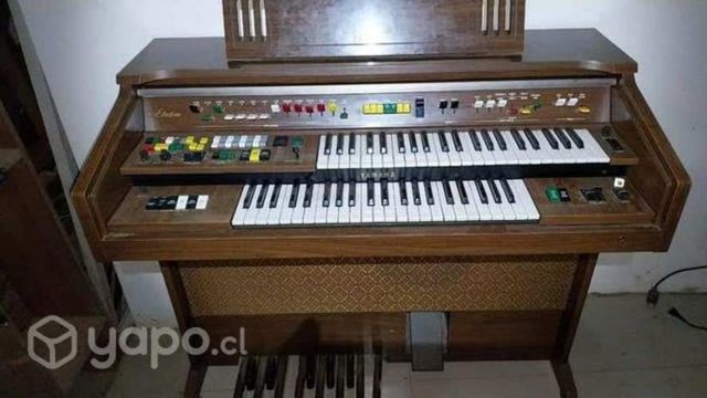 Órgano Yamaha