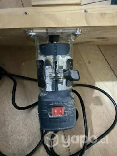 Router de mano Bosh 1/4 professional