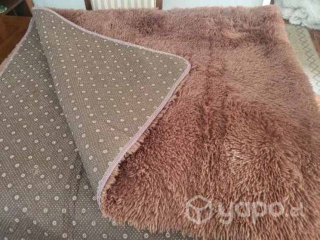 Alfombra nueva 2.20 x 2.0 color cafe