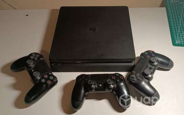 Leer | playstation 4 + 3 controles