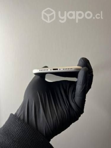 IPhone 11 Blanco, seminuevo sin caja