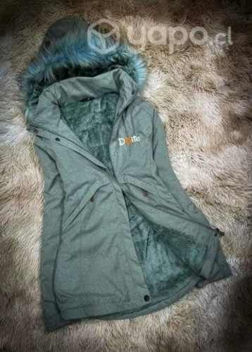 Chaqueta con chiporro impermeable