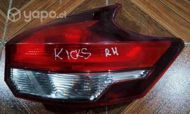 Foco trasero derecho nissan kicks