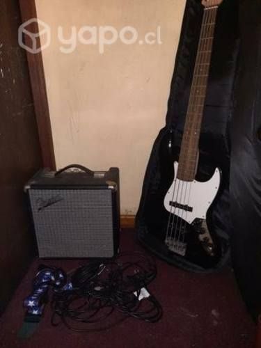 Bajo Squier by fender de 5 cuerdas