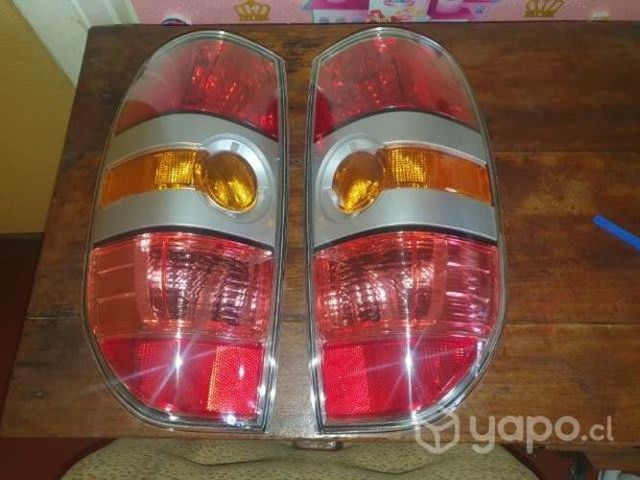 Foco trasero mazda bt-50 2008-